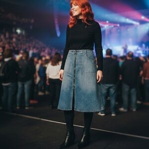 Belle & Sky Blue Front Split & Zip A-line Denim Skirt Size 10